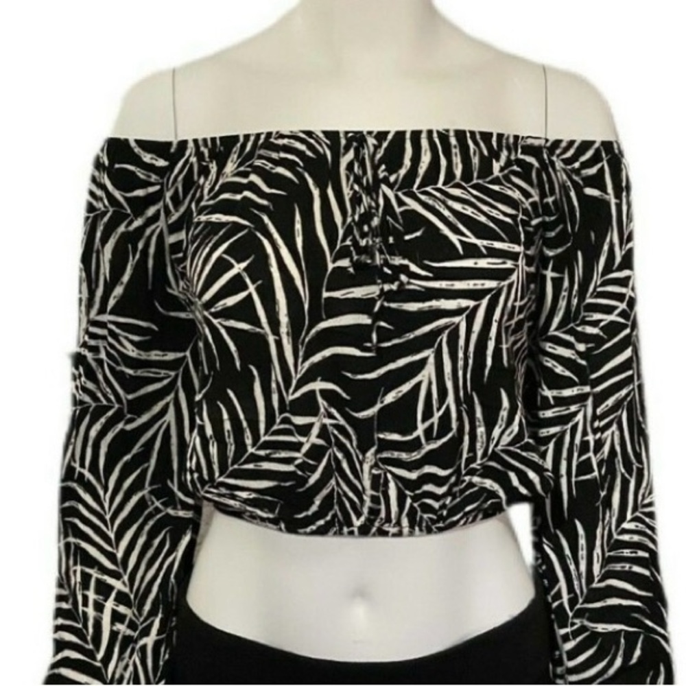 Off-the-Shoulder Silky Smocked Top EUC Black White Floral Satin Blouse Pea…
